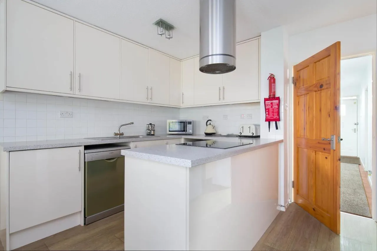 Modern Grassmarket Apartment Edinburgh