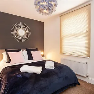 5 Blue Bridge Court Apartment York